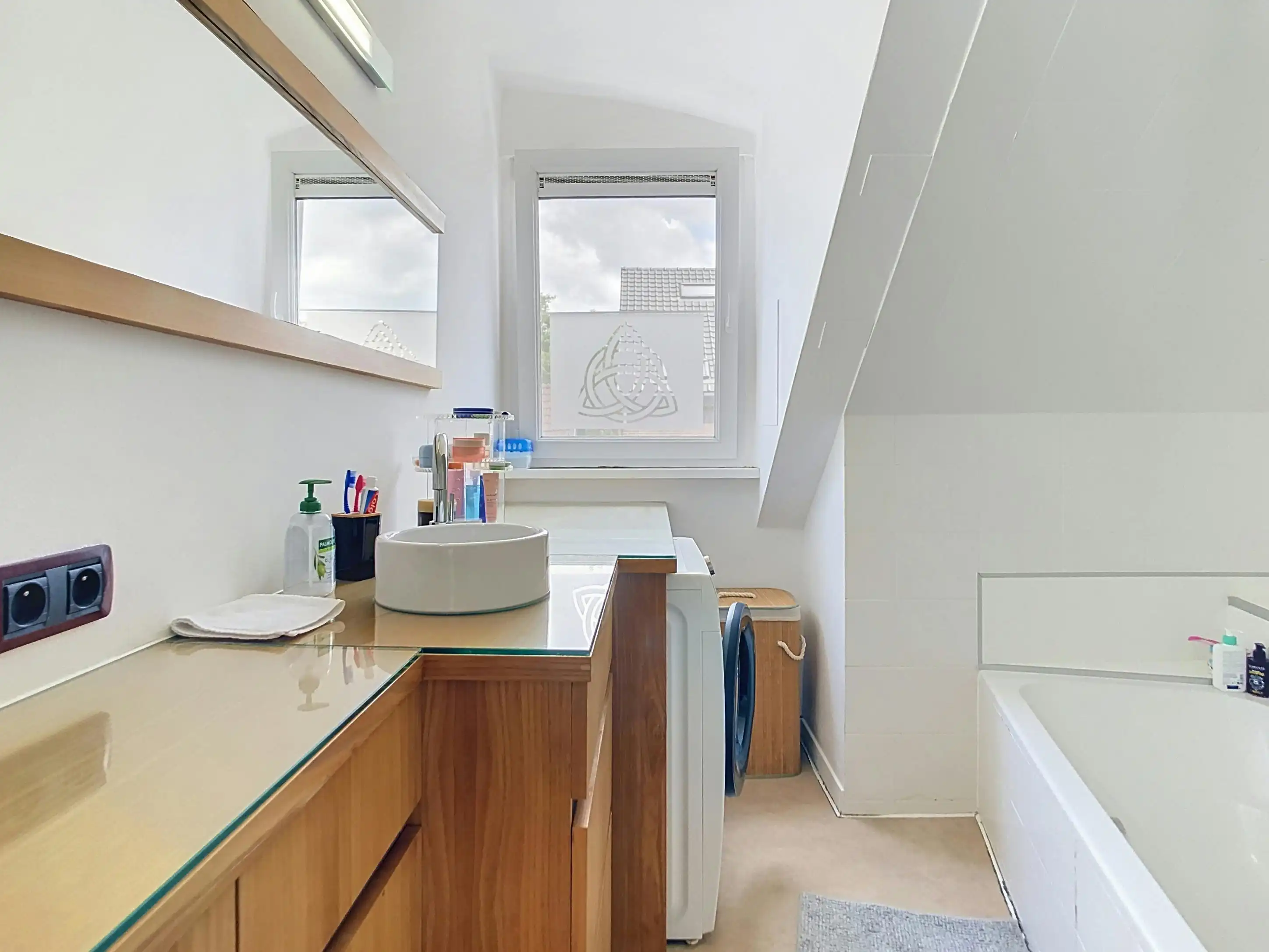 Duplex met terras en autostaanplaats te koop in Burcht foto 18