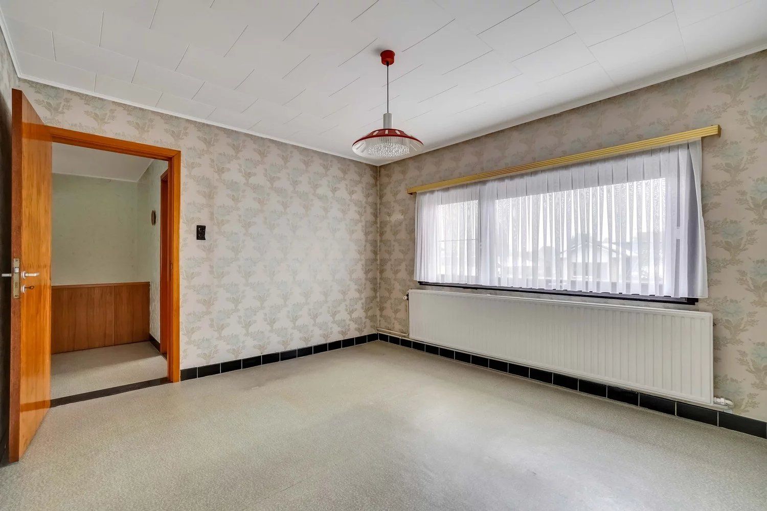 Woning met vier slaapkamers, garage en tuin foto 13