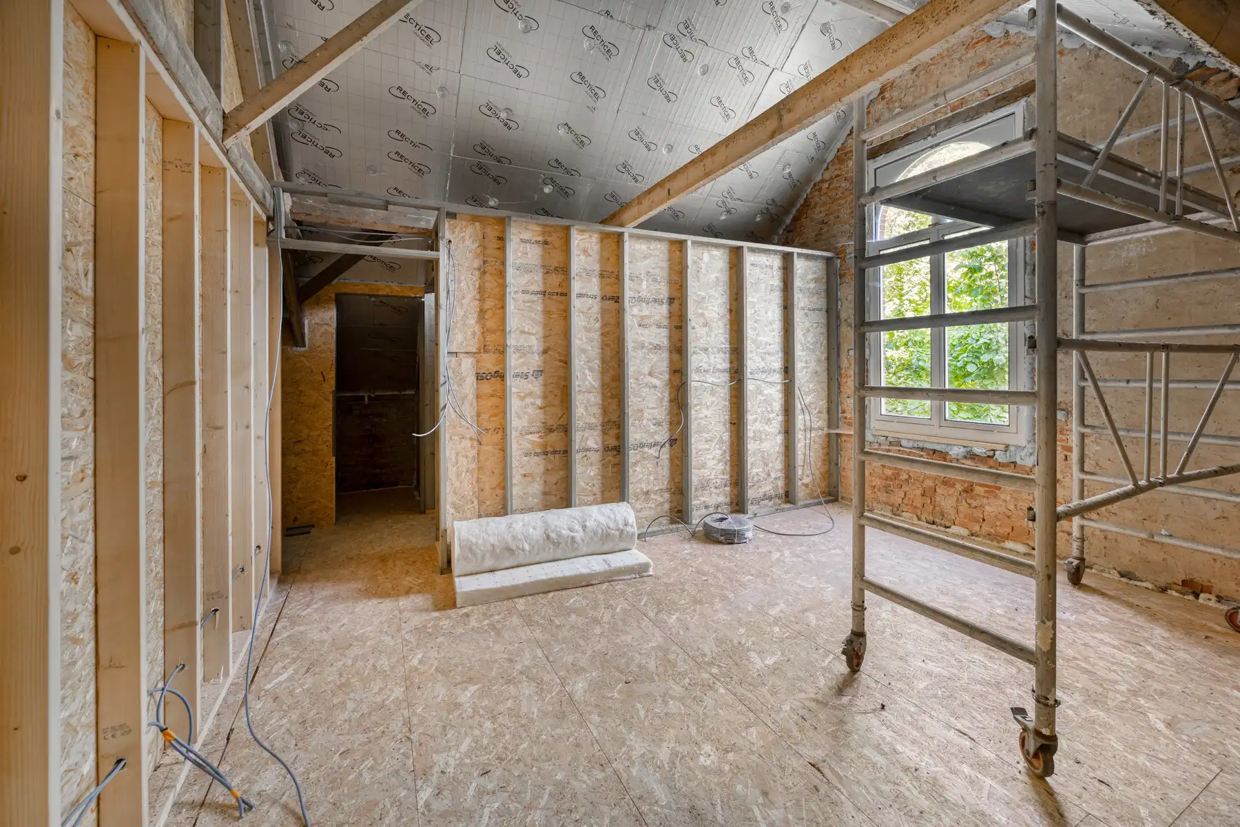 Karaktervol landhuis op een groen domein van ca. 3 ha foto 36