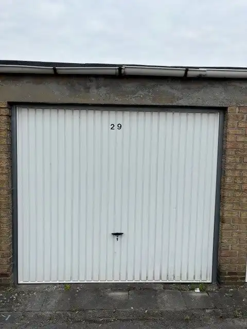 centraal gelegen, gemetste garage in garagecomplex (er zijn er nog 6 beschikbaar en worden individueel verkocht) foto 7