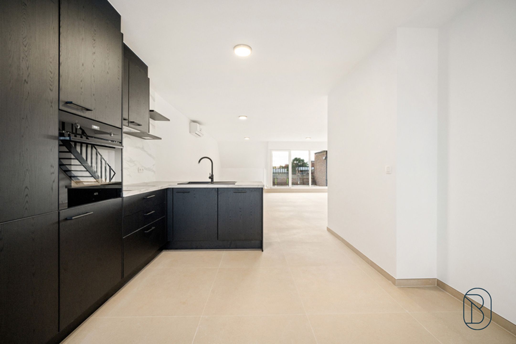 Gerenoveerd en instapklaar gelijkvloers appartement met tuin foto 13