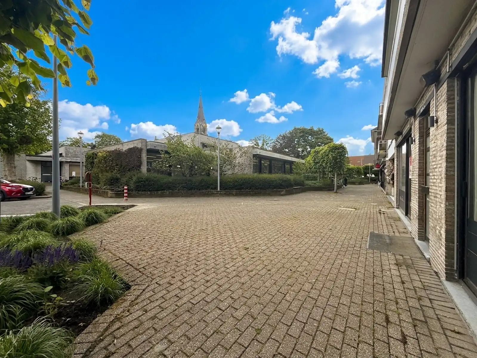 Ruim appartement met 3 slpks in centrum Sint-Kruis foto 28