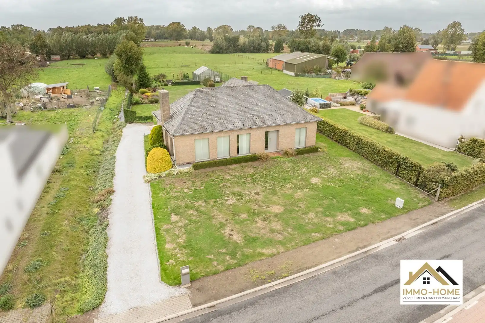 Vrijstaande woning met ruime tuin en open zicht!  foto 4