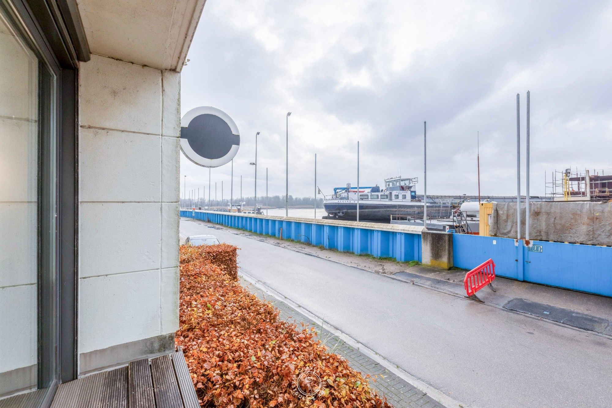 Indrukwekkend kantoorgebouw met woonst en verbluffend uitzicht op De Schelde foto 8