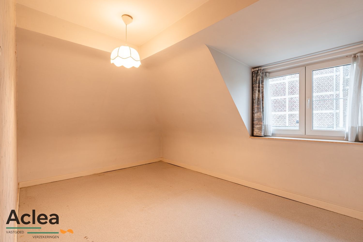 Karaktervolle vrijstaande woning op een goede locatie in Kaprijke foto 24