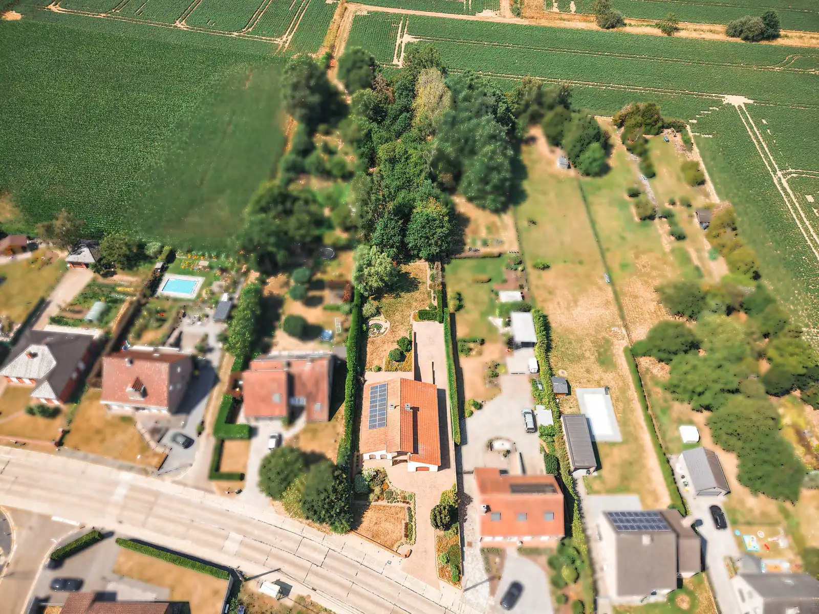 Karaktervolle, ruime open bebouwing op een prachtig perceel foto 30