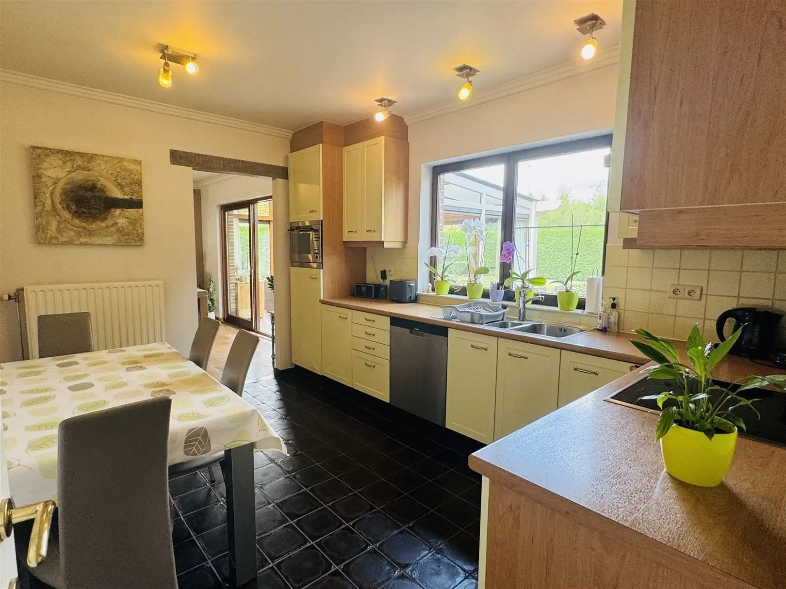 Ruime open bebouwing met grote tuin & bijgebouwen in Stekene foto 10