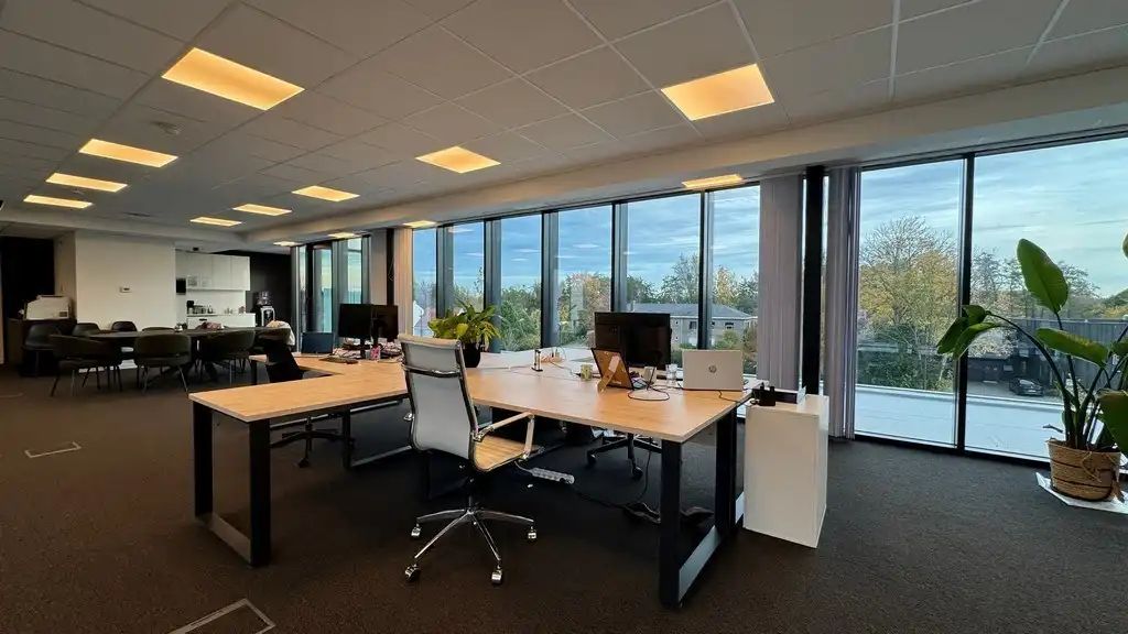 Trendy kantoorruimte te huur op zichtlocatie te Sint-Martens-Latem foto 8