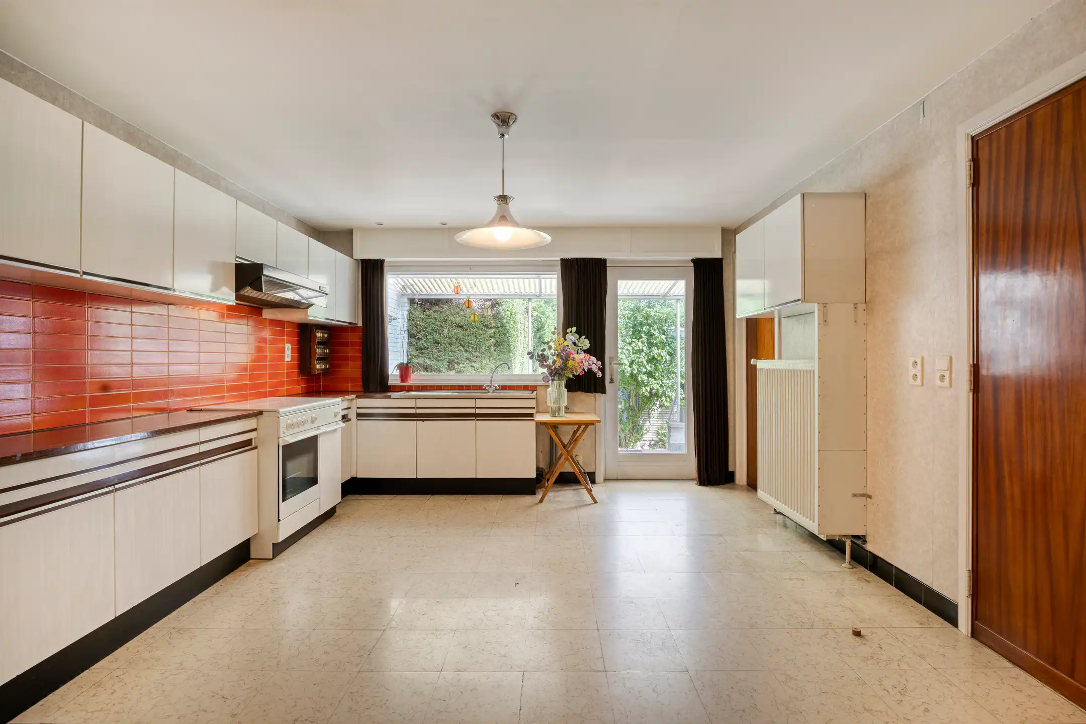 Halfopen woning met ruime garage en uitbreidingspotentieel foto 15