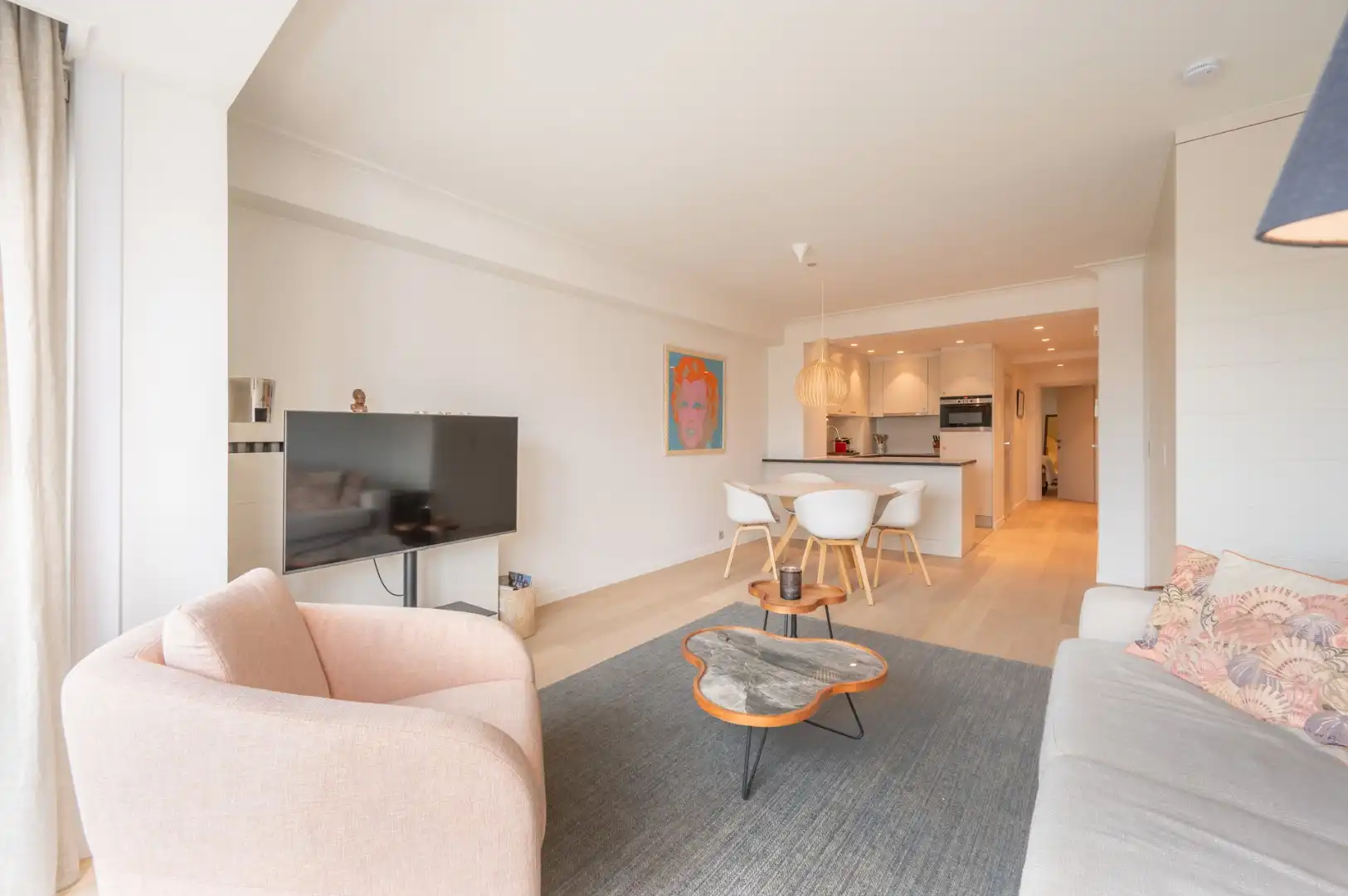 Lichtrijk 1 slaapkamerappartement in hartje Zoute met open zicht foto 3