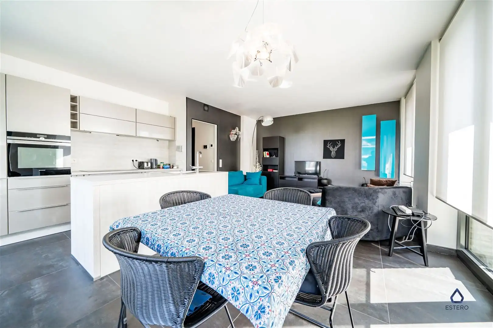 Modern en gemeubeld appartement met zonnig terras  foto 6