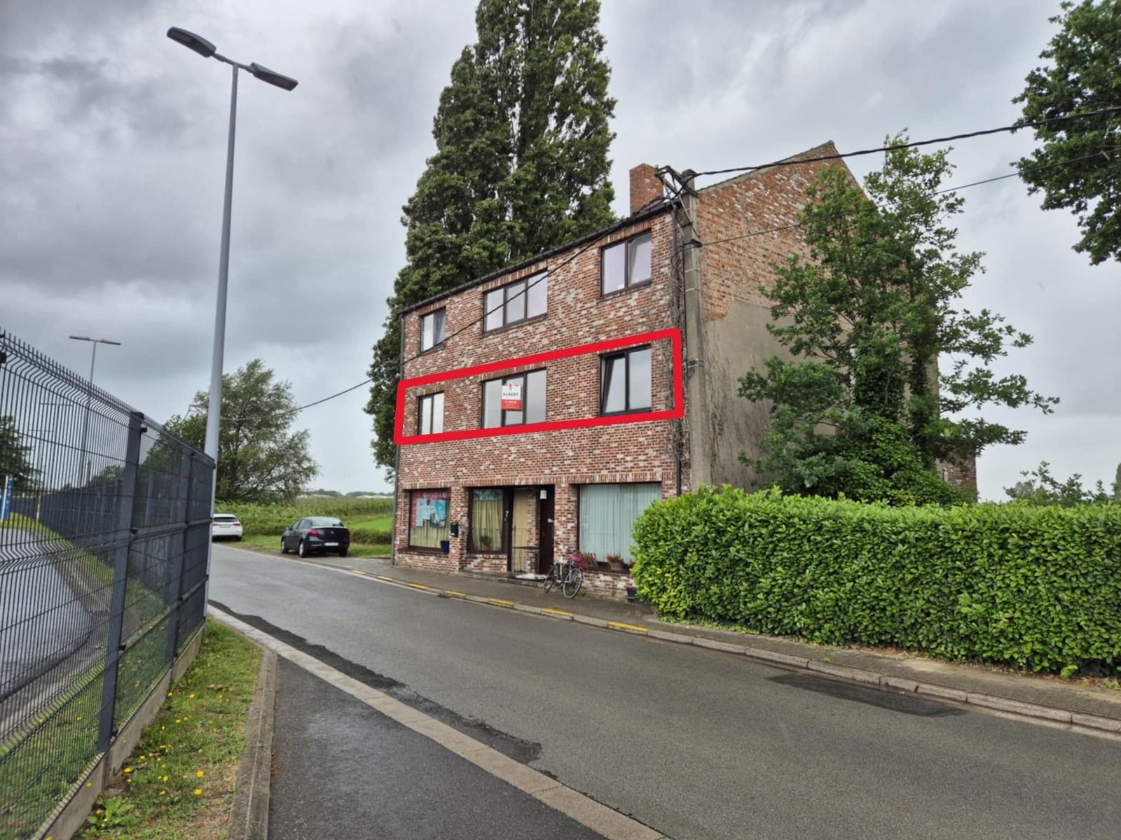 Appartement met 2 slaapkamers, garage en terras foto 13