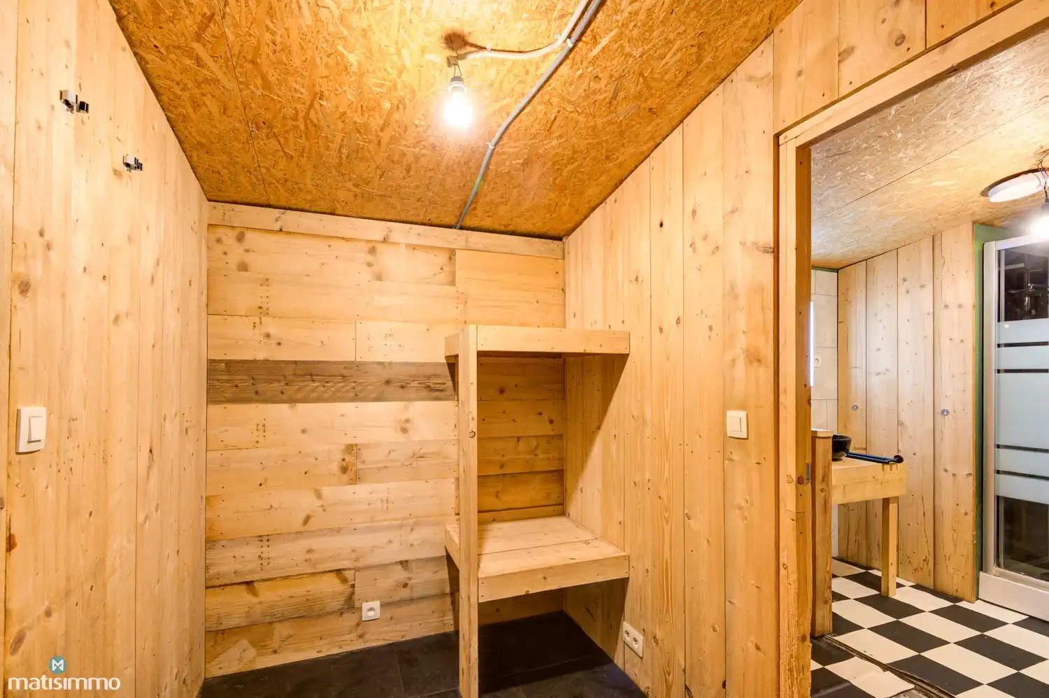 TE RENOVEREN WONING OP UITGESTREKT PERCEEL  IN HET RUSTIGE EN GROENE AS foto 12