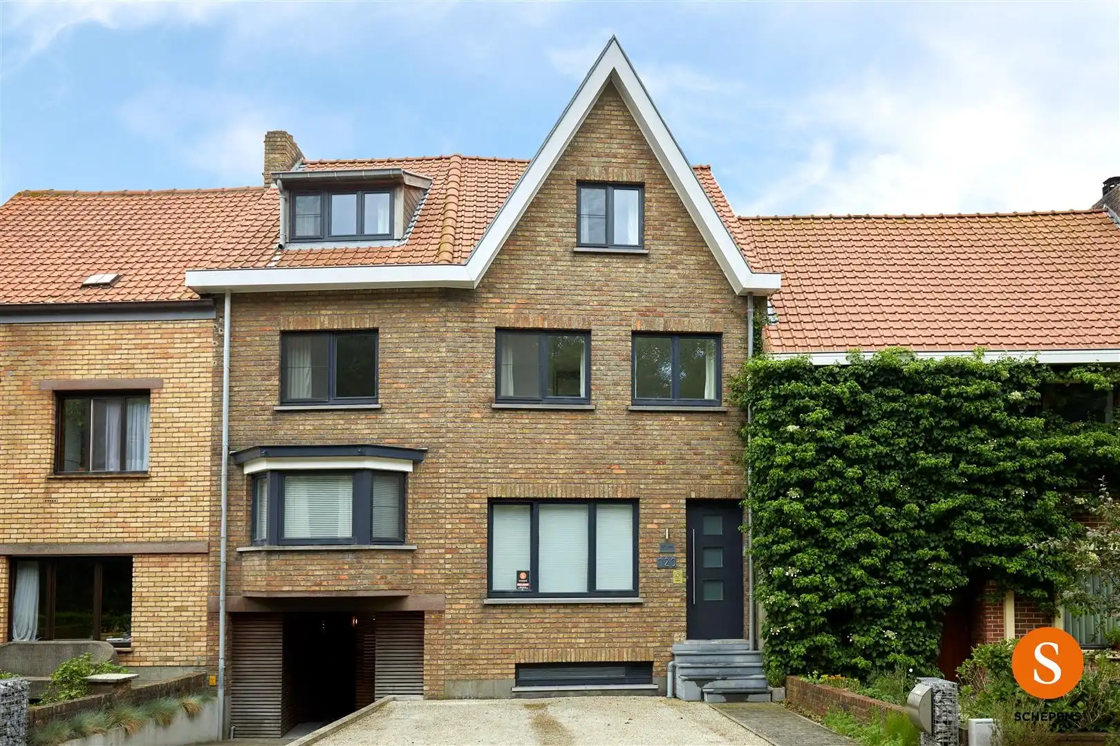 Aangenaam bemeubeld appartement te huur, met uitzicht op de polders. foto {{pictureIndex}}