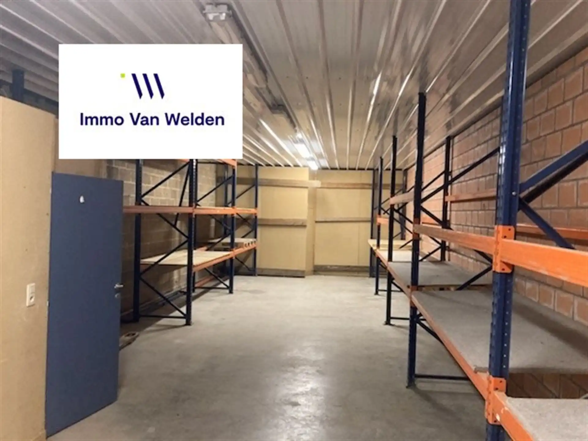 Opslagplaats / magazijn foto 3