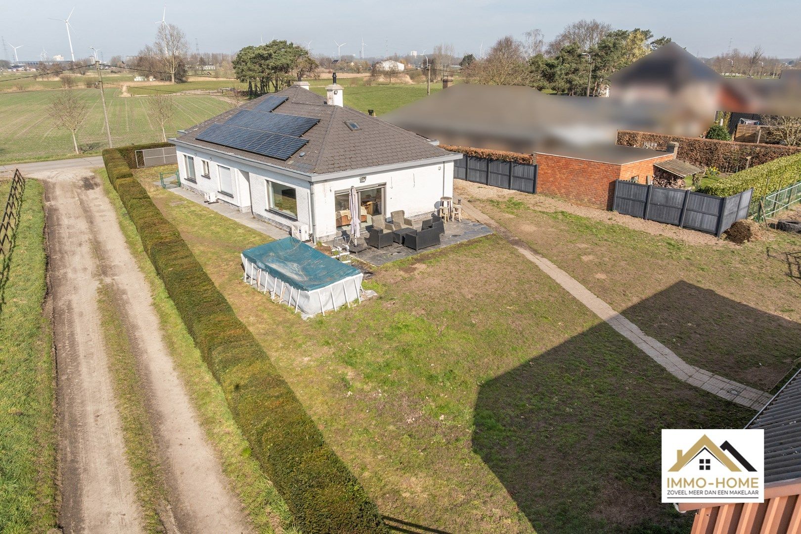 Instapklare bungalow op een perceel van bijna 70 are nabij het centrum van Lochristi! foto 2