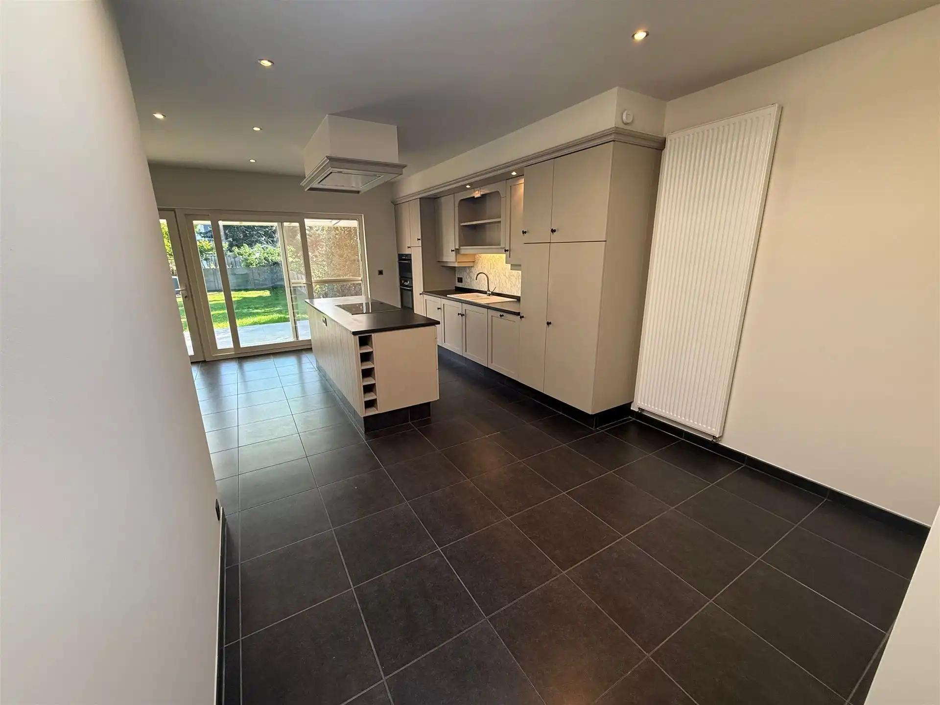 Zeer ruime woning met 3 slpk en tuin op een rustige locatie! foto 6