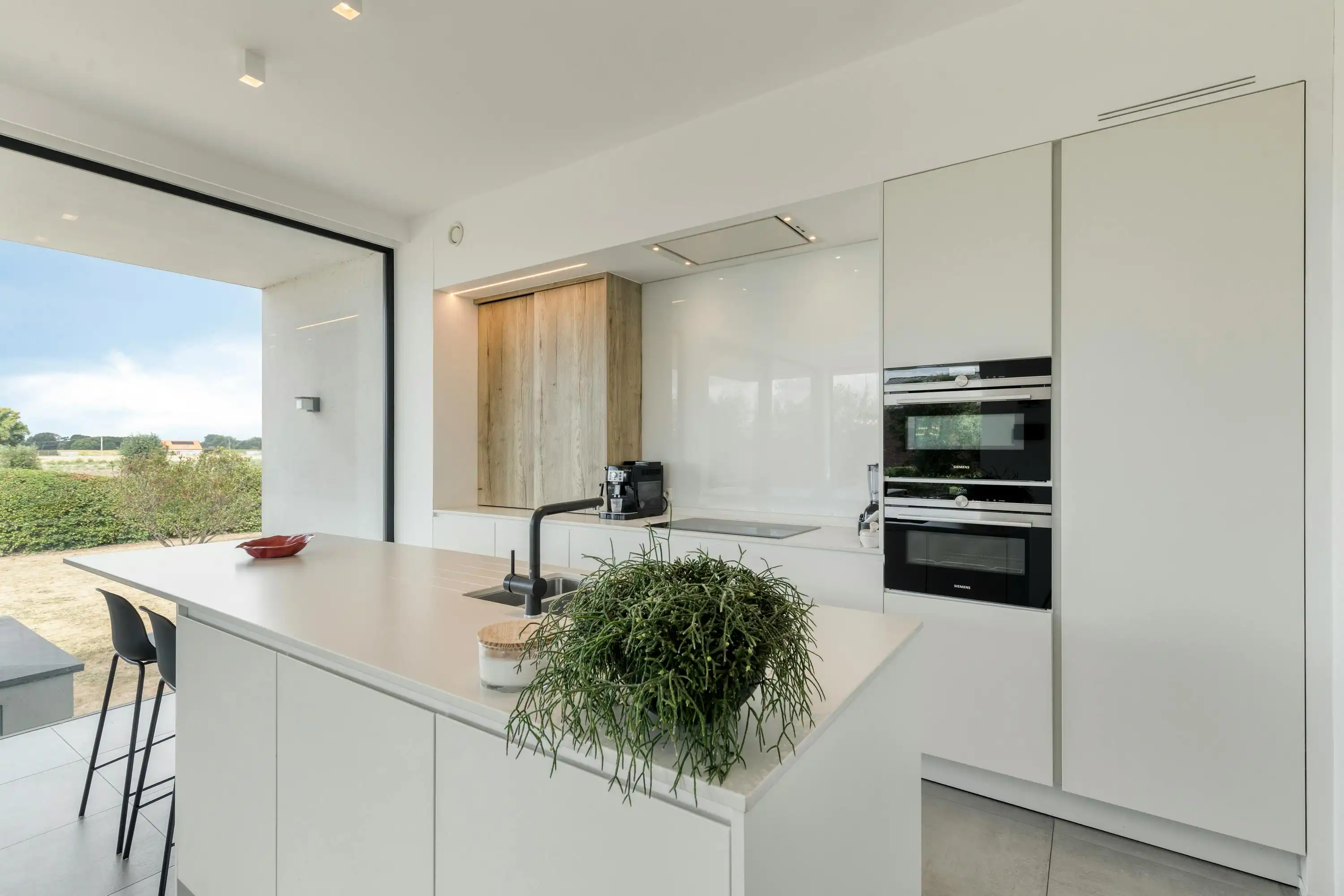 Hoogwaardig afgewerkte villa te koop op rustige locatie foto 7