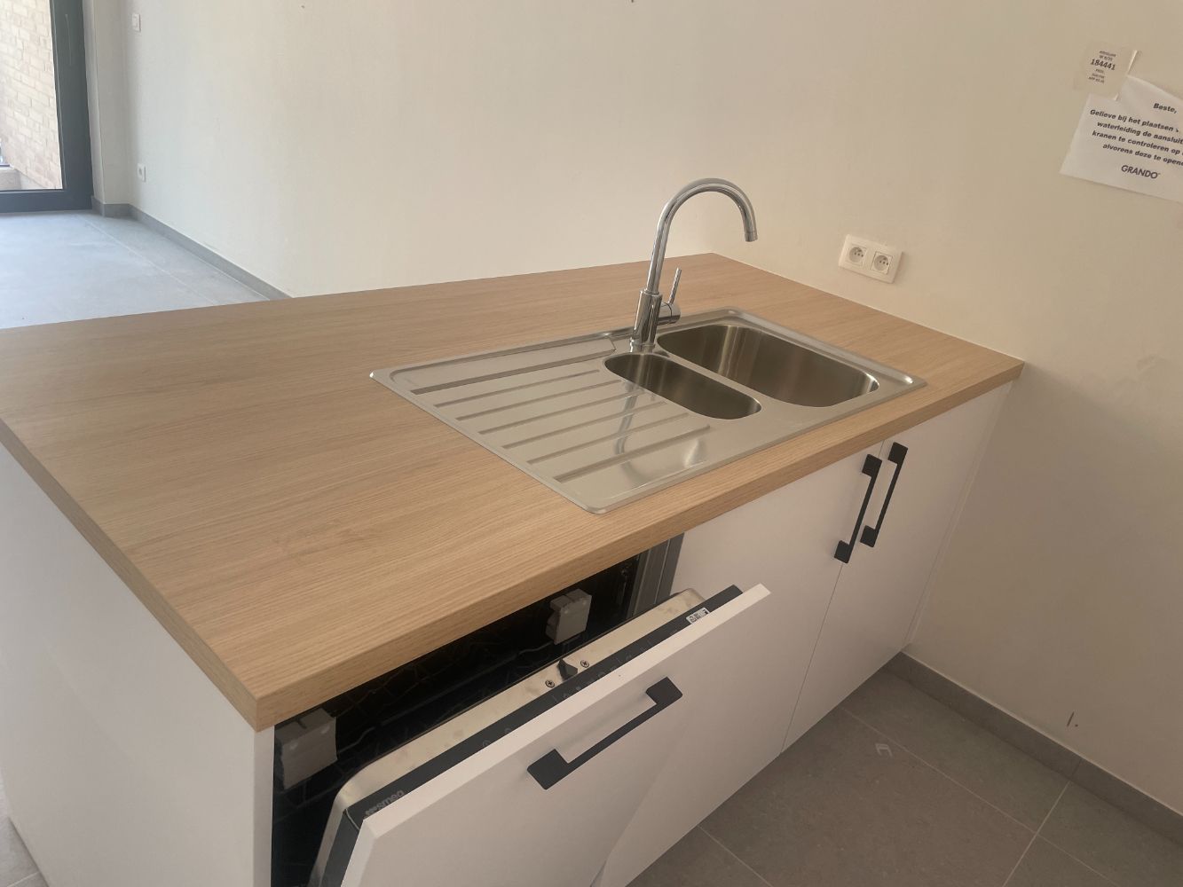 2-slaapkamer appartement TE HUUR in nieuwbouw residentie Evelyne te Oostende foto 8