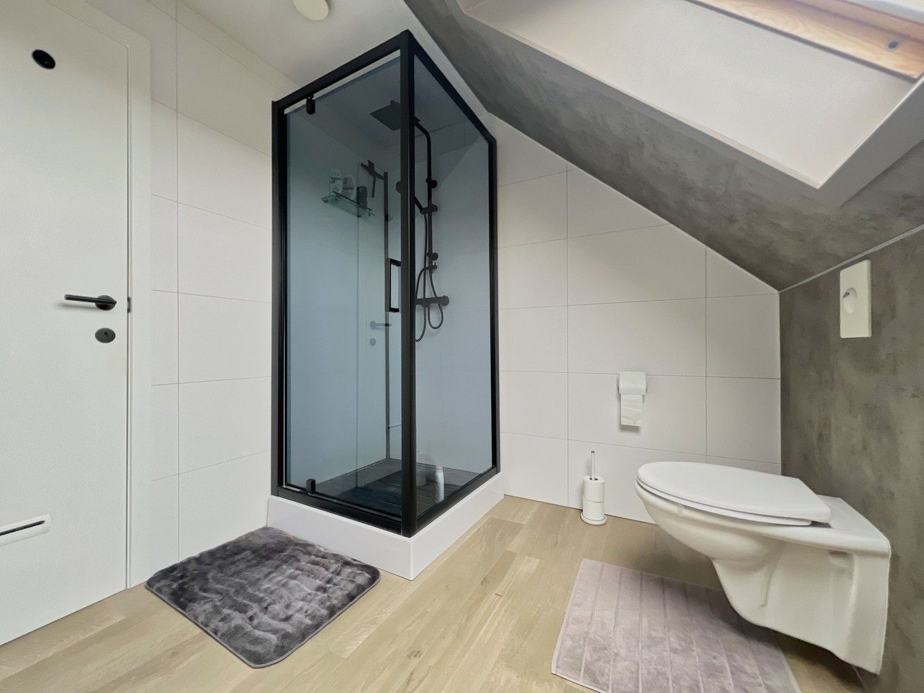 Heel ruime gezinswoning (350m²)+prachtige tuin (2000m²)! foto 18