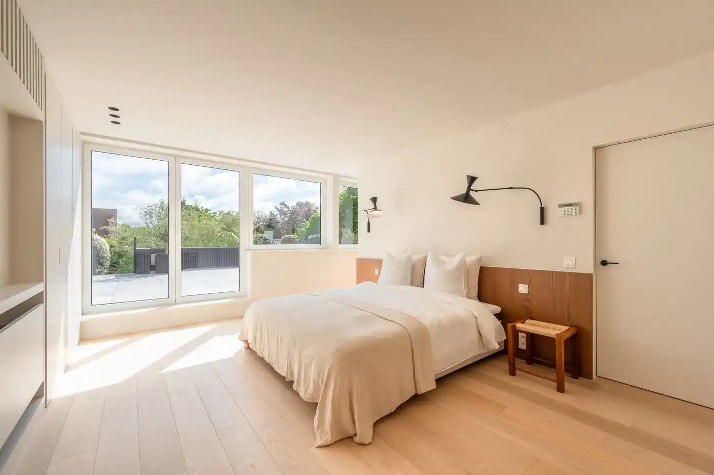 Luxueus gerenoveerde villa met zwembad op een toplocatie in een rustige residentiële wijk van het Zoute. foto 25