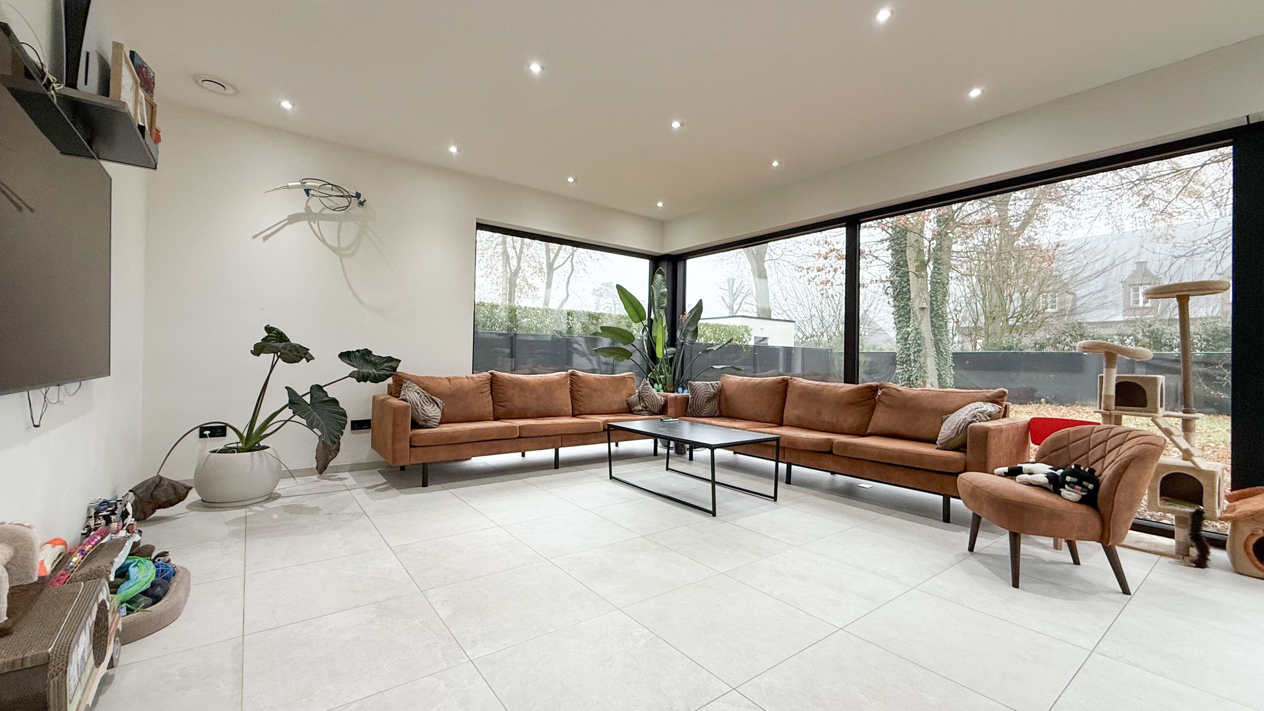 Exclusieve villa met hoogwaardige afwerking Genk! foto {{pictureIndex}}