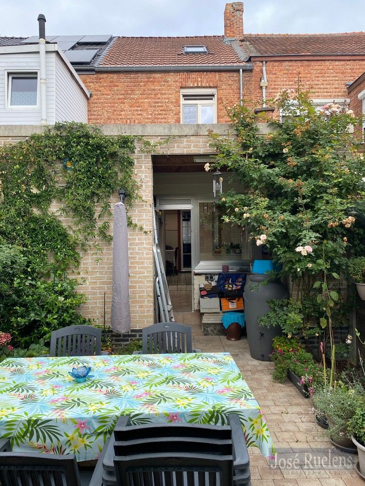 Uitstekend gelegen gezinswoning met aangename stadstuin foto 27