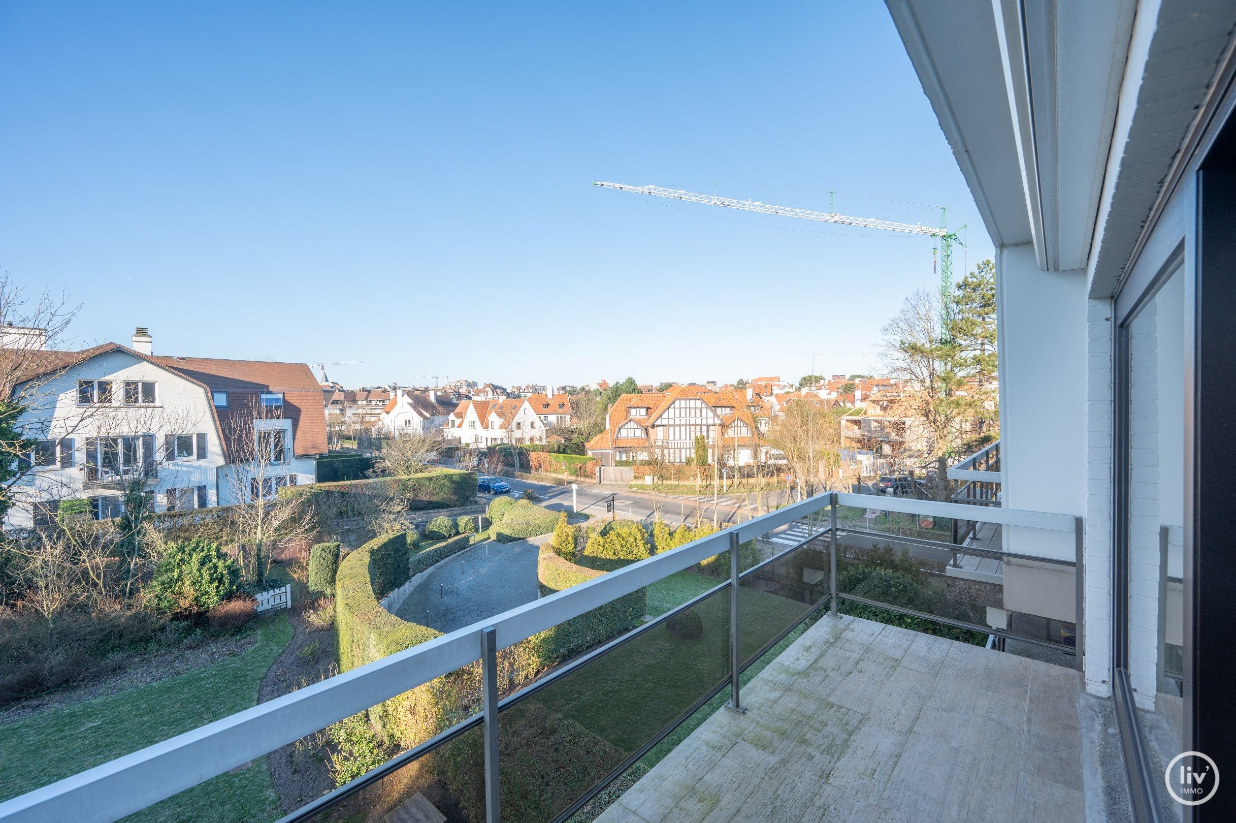 Prachtig appartement, gerenoveerd (2022) op een toplocatie op enkele minuten van het Albertplein en het strand.  foto 3