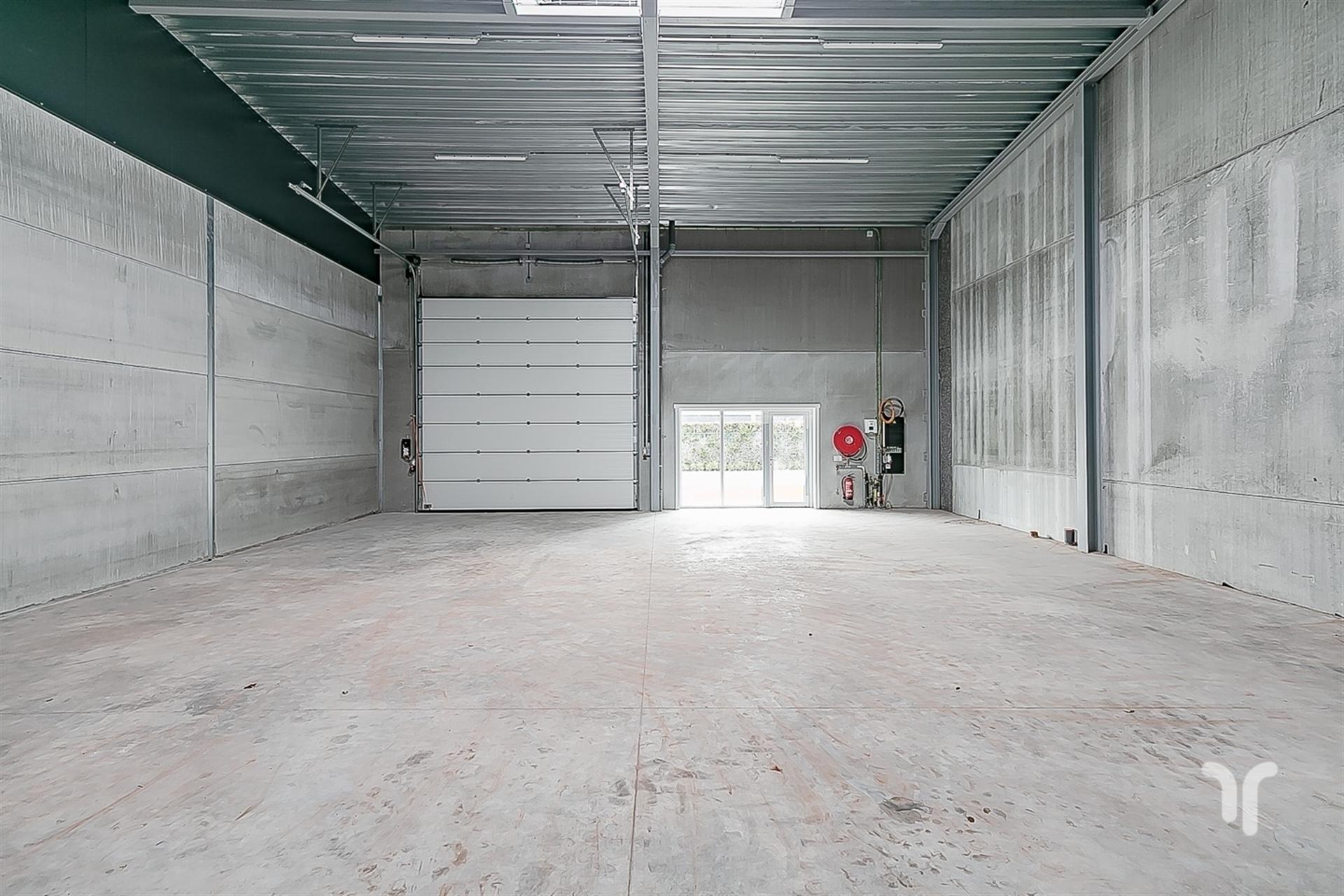 Nieuwbouw KMO-unit met een oppervlakte van 180m² foto 2