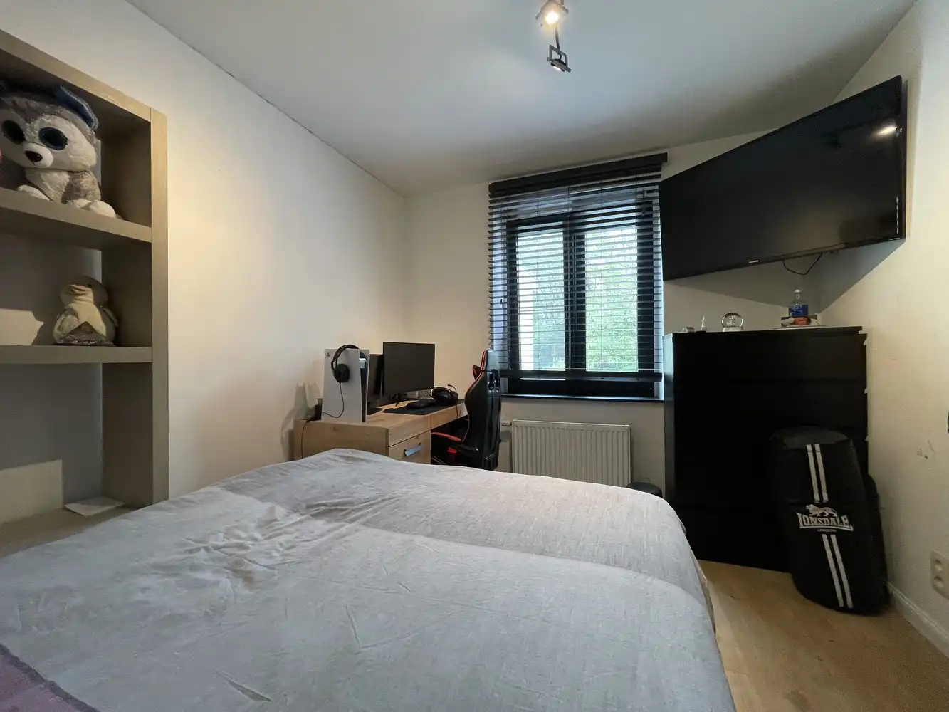 Verrassend ruime en volledig gerenoveerde woning met 3 slaapkamers en tuin foto 17