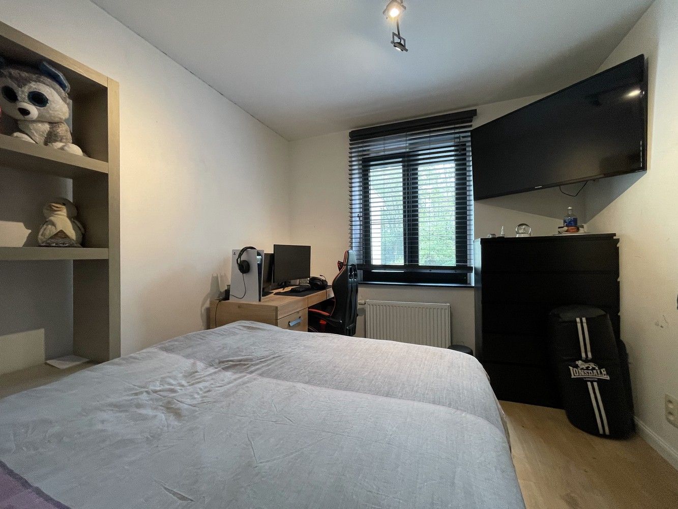 Verrassend ruime en volledig gerenoveerde woning met 3 slaapkamers en tuin foto 17