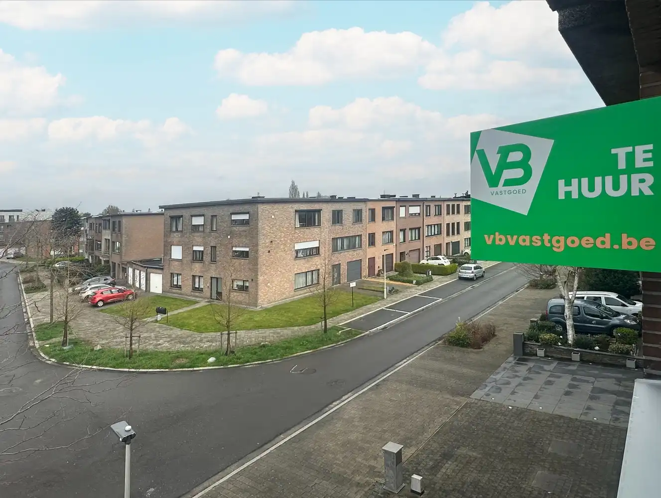 Volledig gerenoveerd 2-slaapkamer appartement in Aartselaar! foto 11