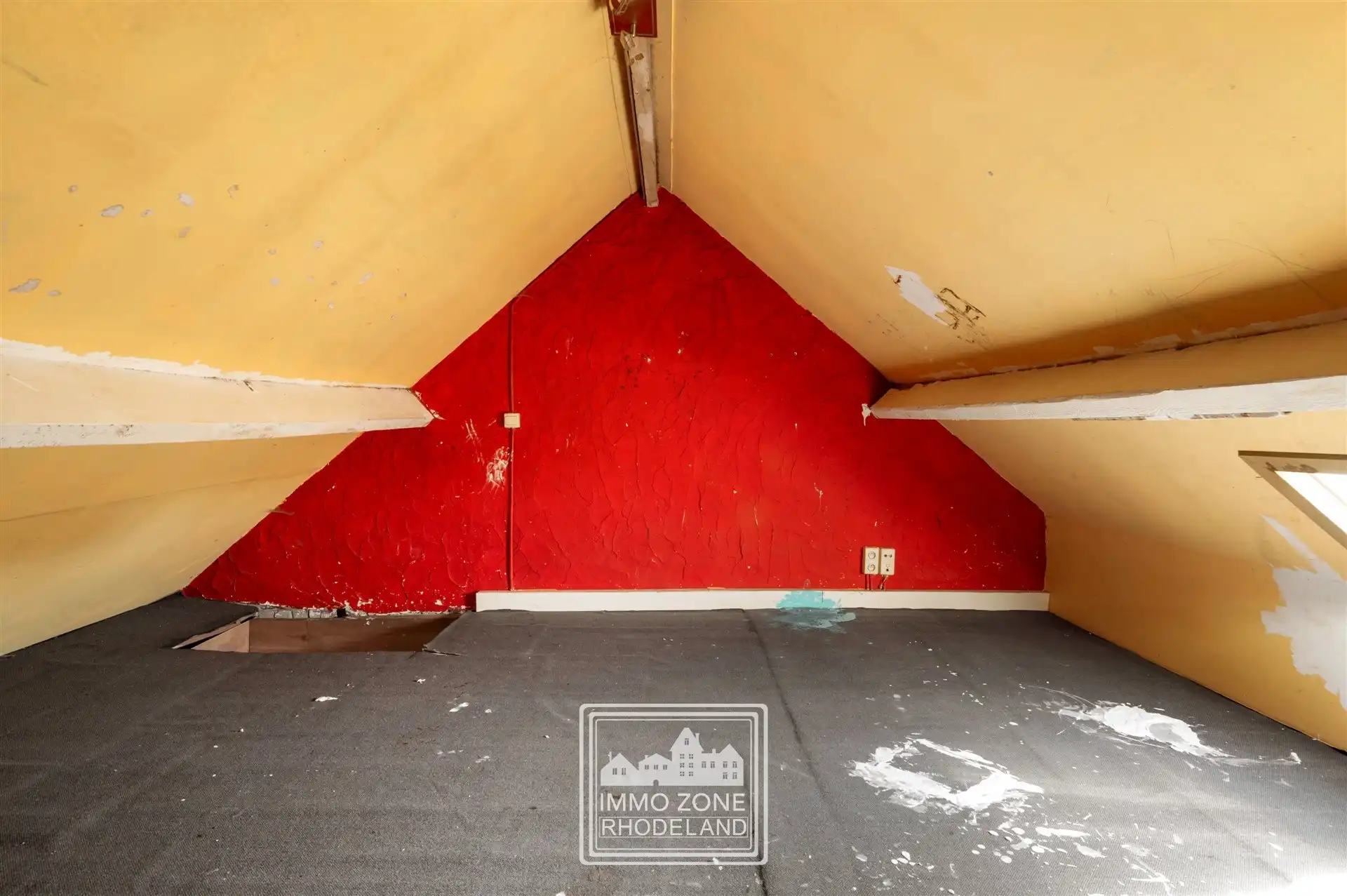 Gunstig gelegen te renoveren woning met veel potentieel foto 22