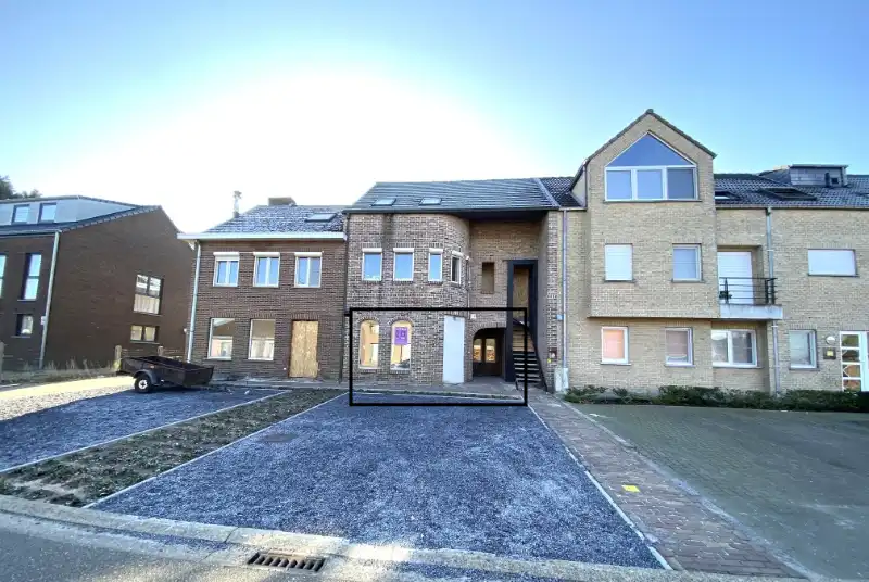 GROOT GV APPARTEMENT (+-117m²) (!!! reg. rechten van toepassing/GEEN BTW!!!)  +autostp + tuin en buitenberging foto 2