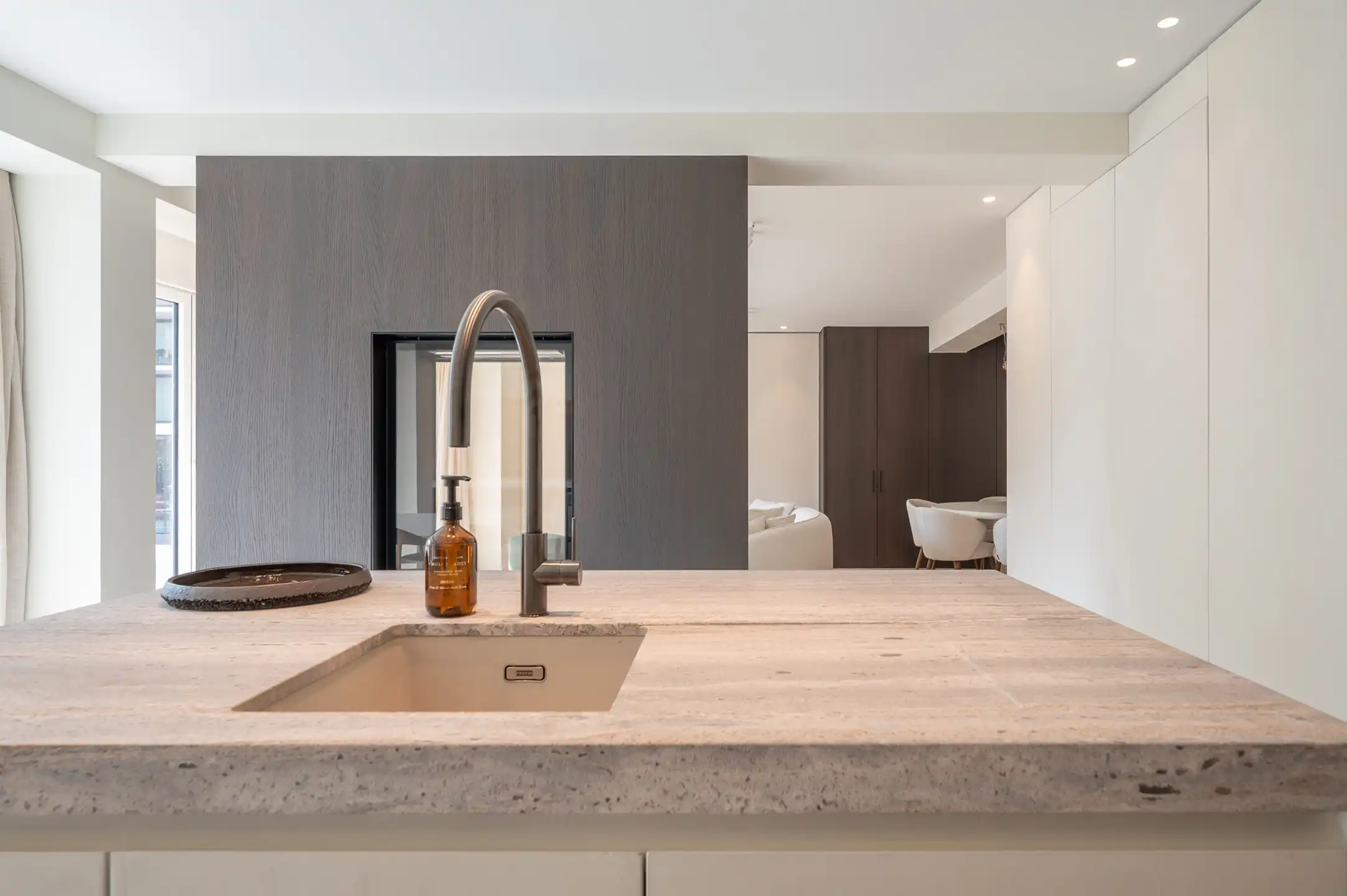 Luxueus ingericht appart, gelegen tegenover de H.Hartkerk.. foto 11