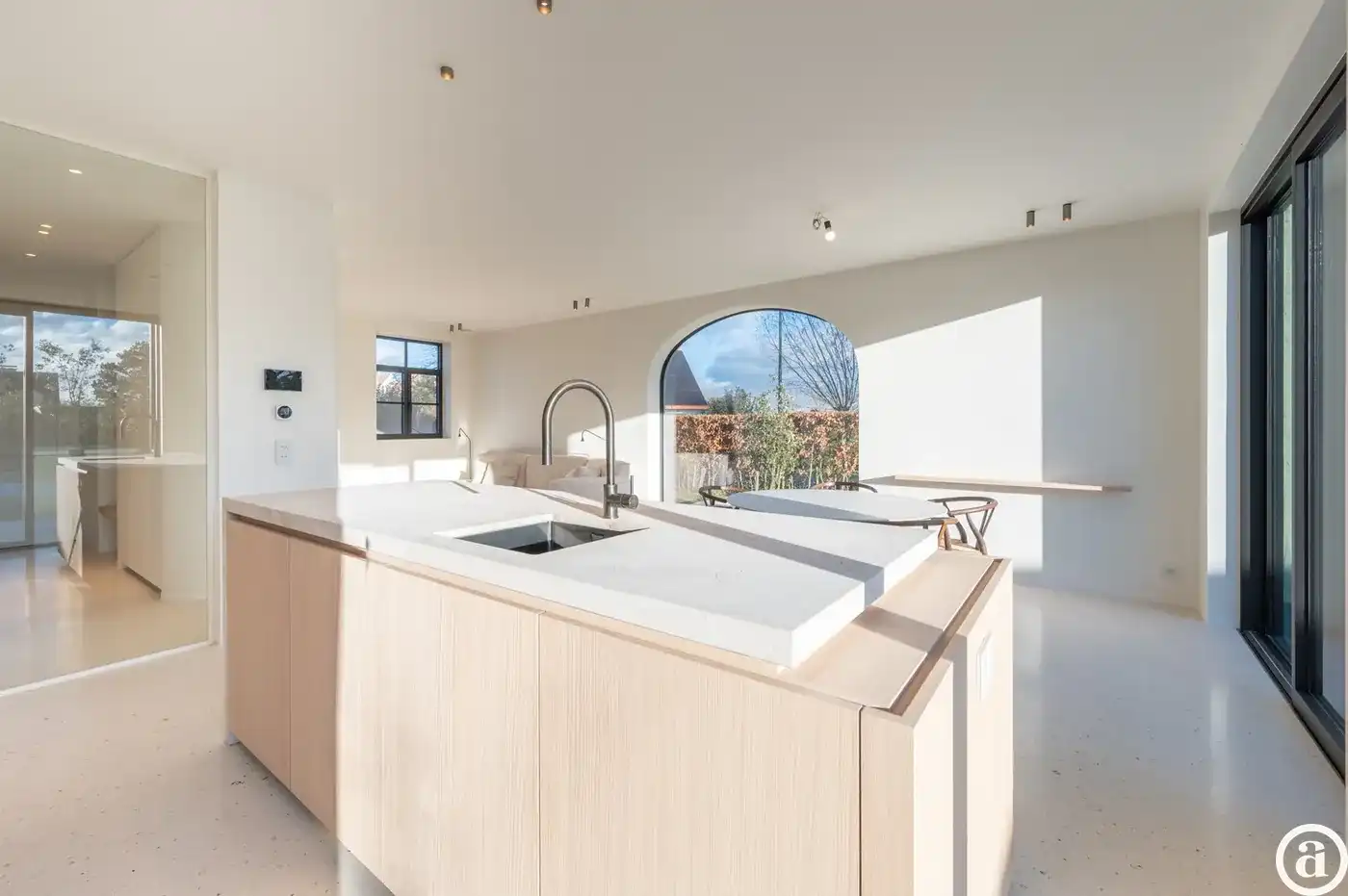 Instapklare nieuwbouwvilla met 5 slaapkamers en zuidgerichte tuin.  foto 12