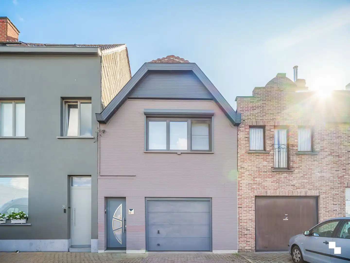 Hoofdfoto van de publicatie: Op te frissen woning te koop aan het station van Melle