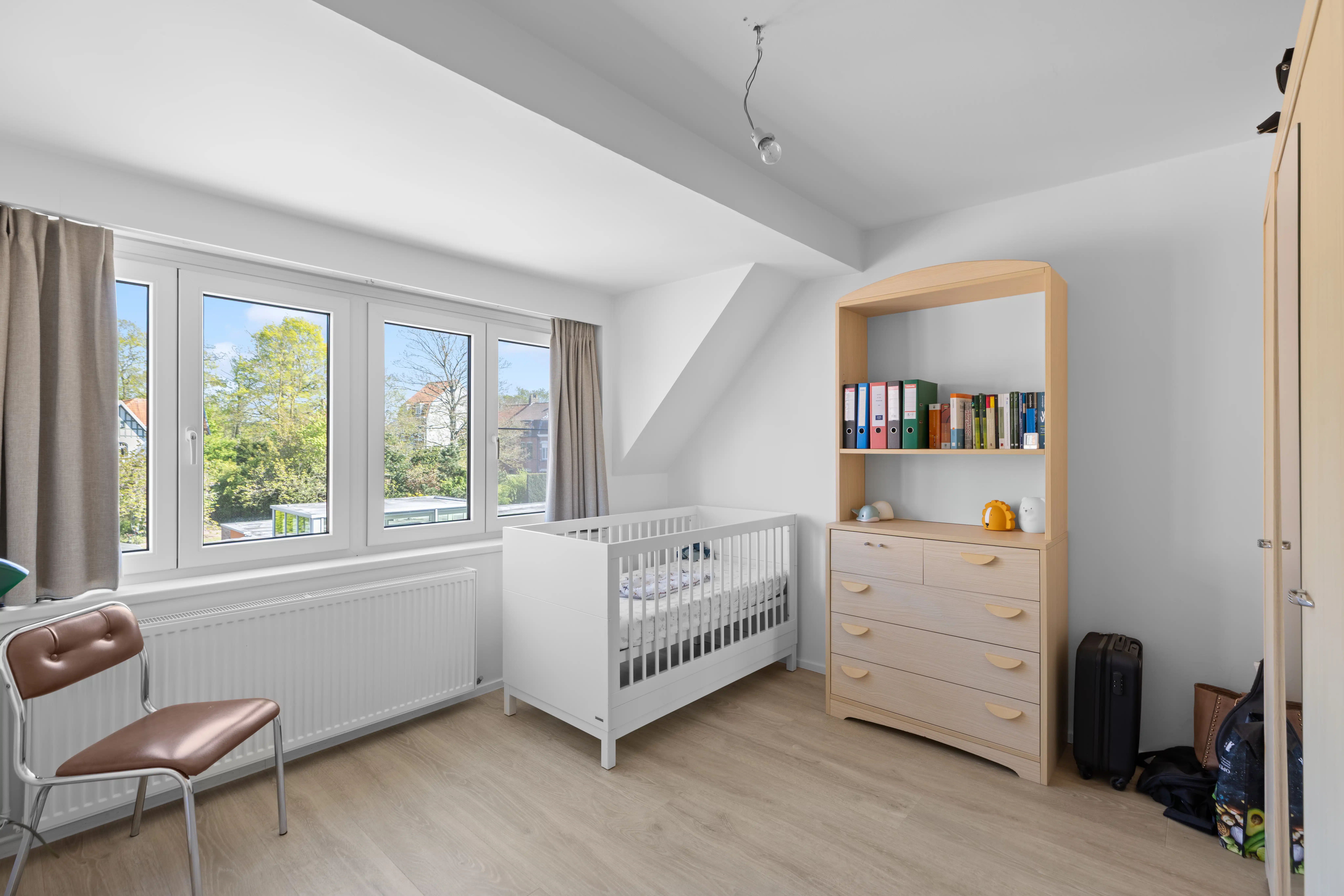 Instapklare gezinswoning met tuin en garage foto 9
