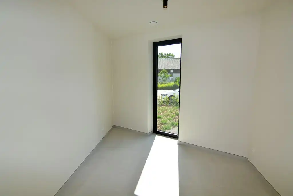 Gelijkvloers nieuwbouwappartement 124 m² met 2 slpk, tuintje en 2 autostandplaatsen. foto 16