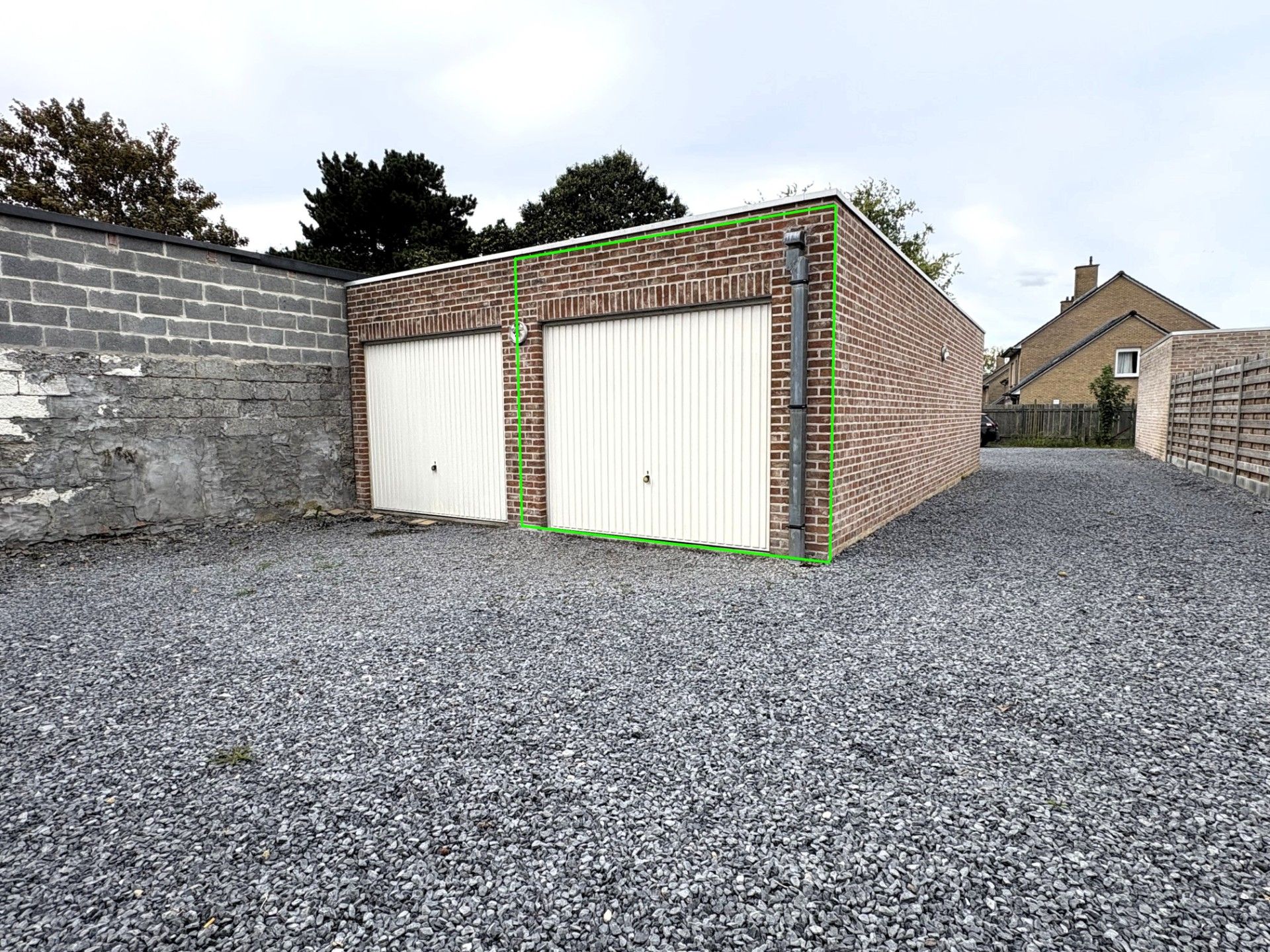Ruim appartement met 2 slaapkamers en garage foto 12