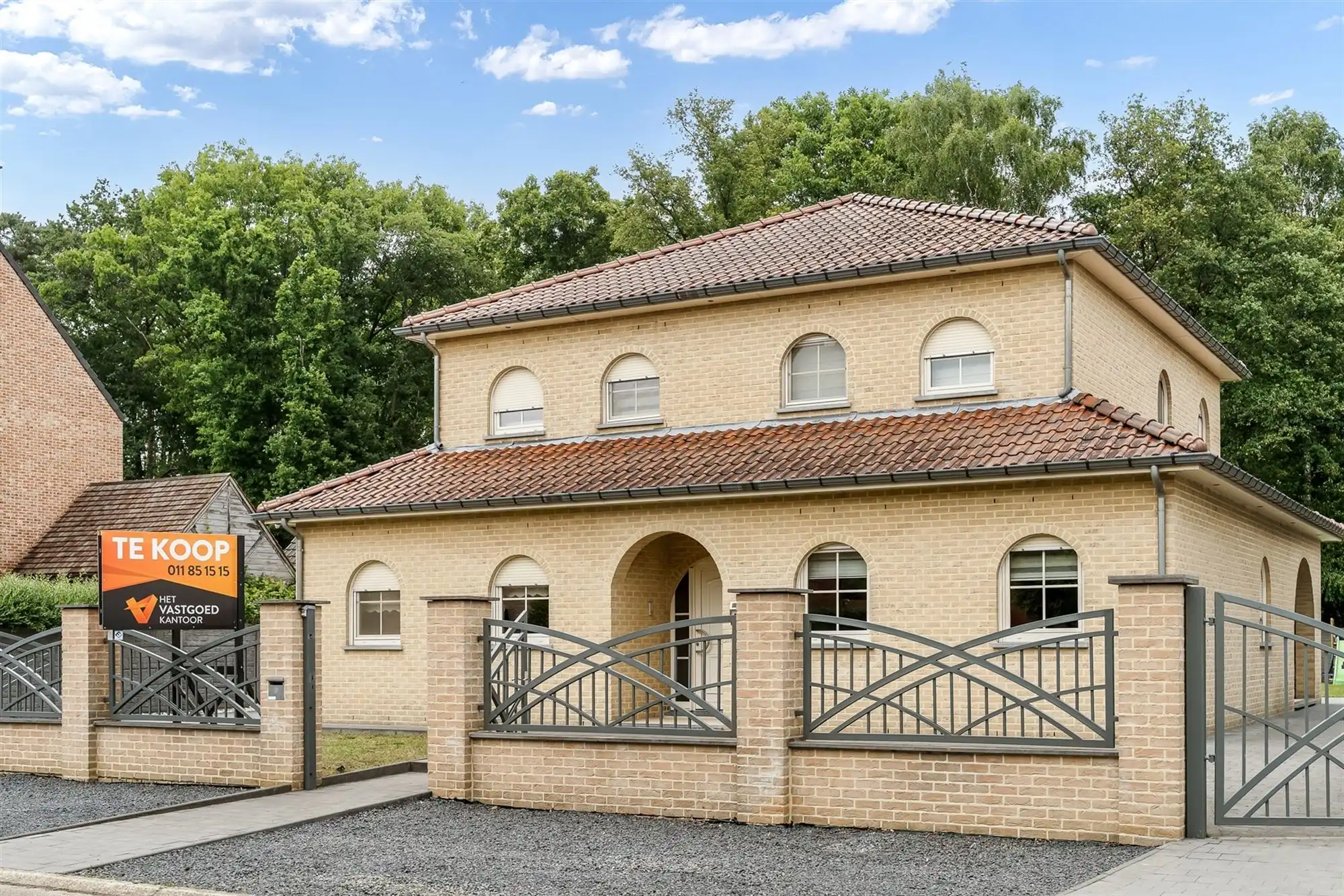 ZEER RUIME, GOED ONDERHOUDEN WONING (269M²) MET 4 SLAAPKAMERS EN RUIME GARAGE OP EEN PERCEEL VAN 10ARE TE BEVERLO foto 24