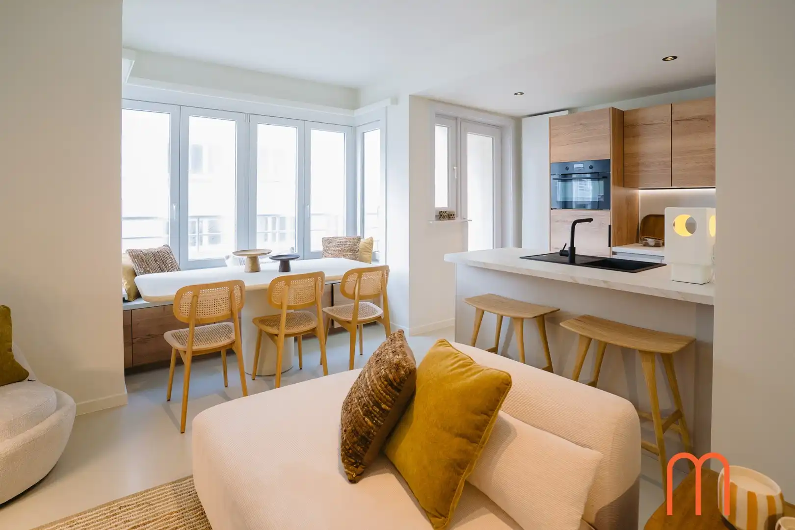 Volledig vernieuwd appartement te koop in Oostende met zijdelings zeezicht in Residentie Les Dauphins foto 4