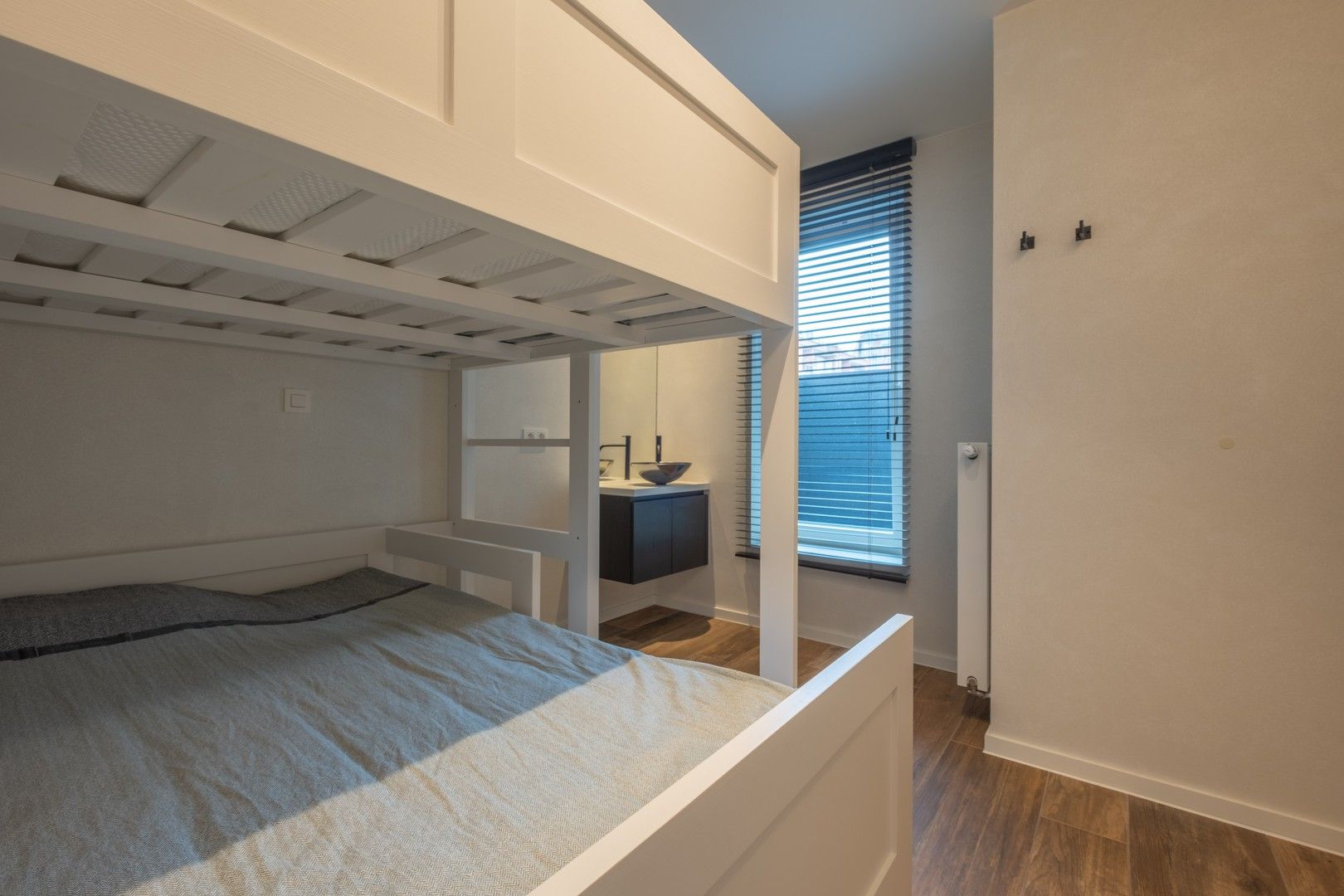 Luxueus appartement met zeezicht aan het Sint-Bernardus Kerkje foto 16