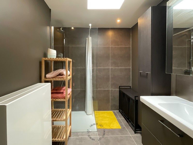 Ruim appartement van 130m² met twee slaapkamers, terras en autostaanplaats foto 8
