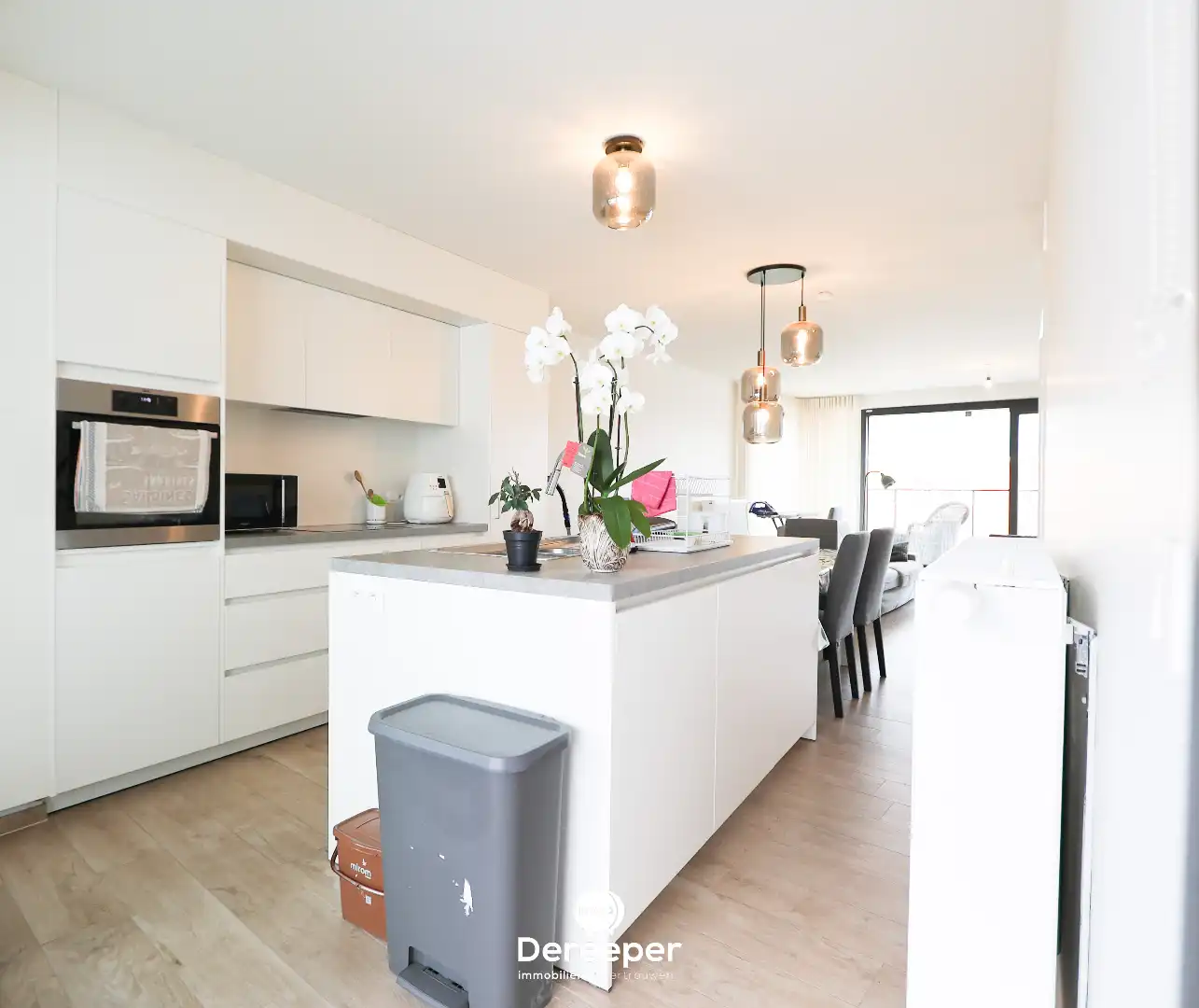 RUIM 3-SLAAPKAMERAPPARTEMENT MET 2 TERRASSEN EN UITZICHT OP DE MARKT VAN TORHOUT foto 9