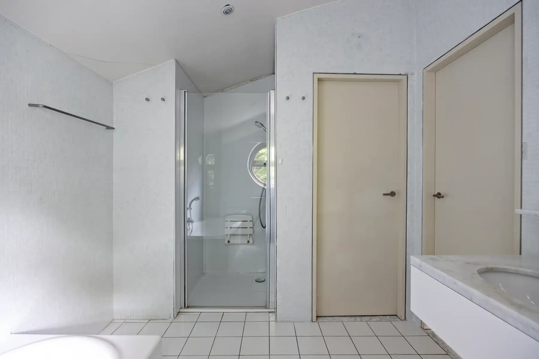 Leemans Immobiliën presenteert u  deze exclusieve villa, gelegen op een uitzonderlijke toplocatie in Asse.  foto 14