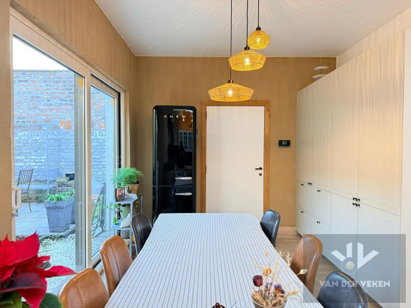 Prachtige woning met 4 slaapkamers. foto 10