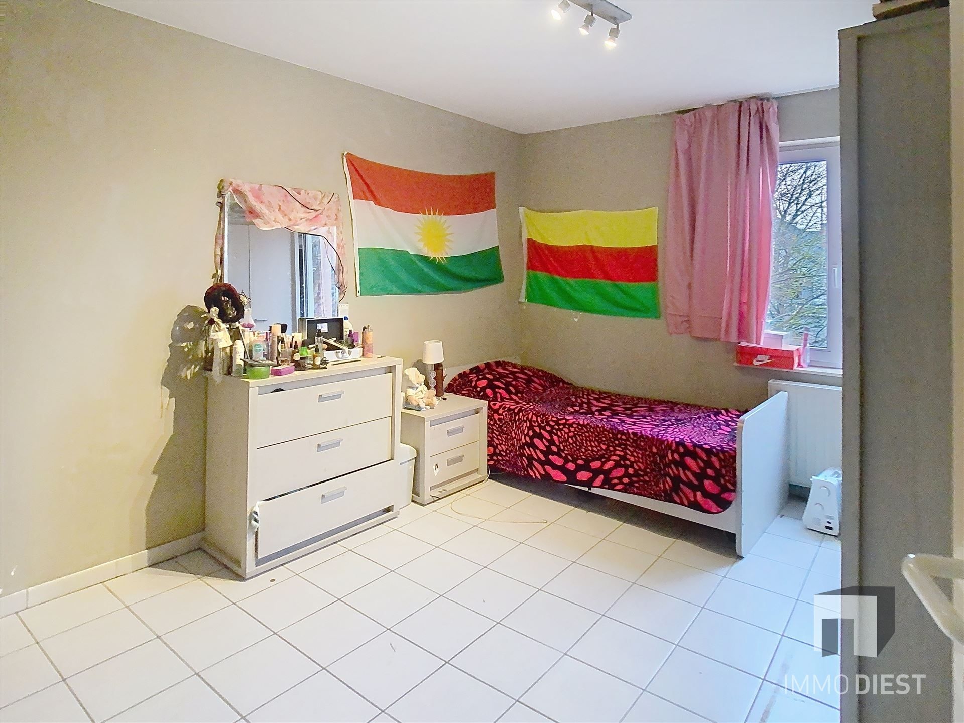 Fraaie bel-étage woning met garage in de stadsrand foto 28