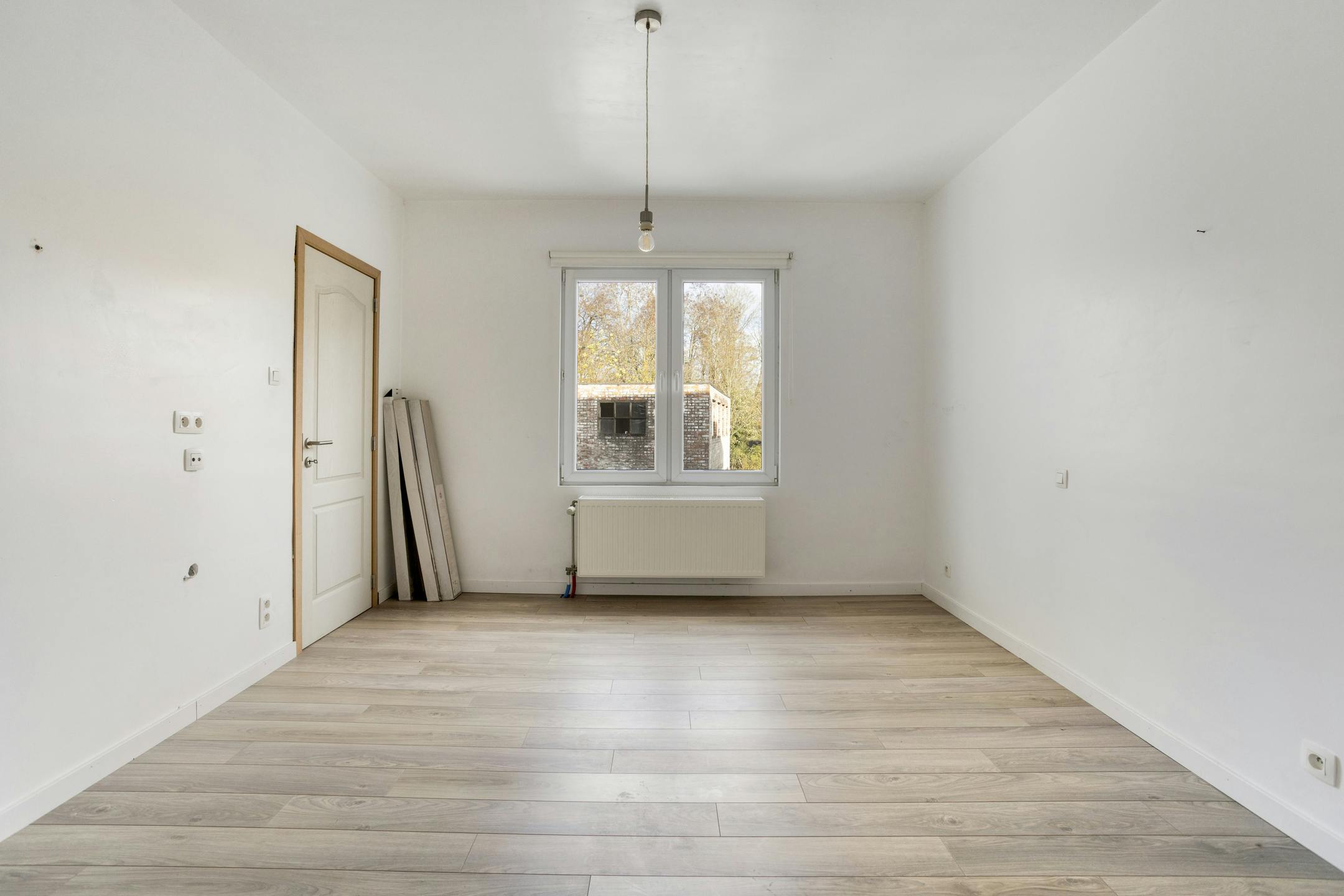 Handelspand met appartement en atelier te koop in Adegem foto 14