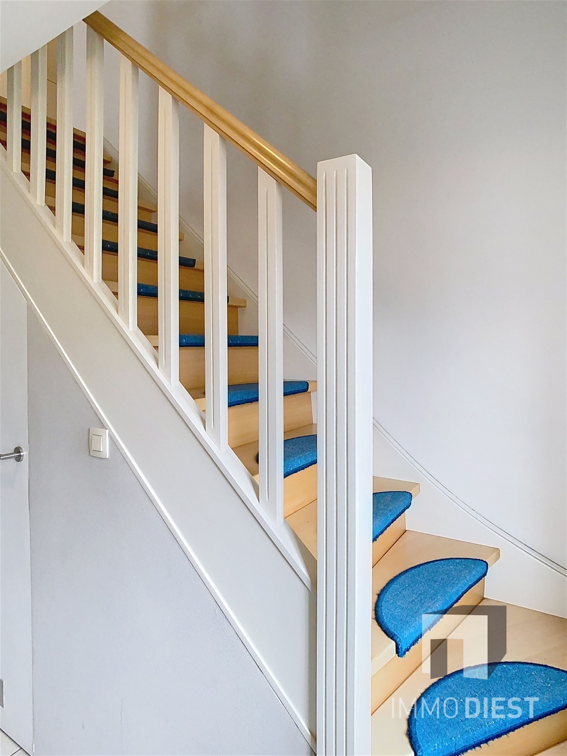 Aantrekkelijke en instapklare woning met 3 slaapkamers en prachtig aangelegde tuin op 12a 77ca. foto 23